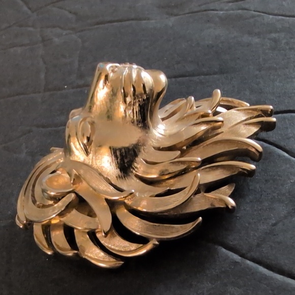 Vintage Crown Trifari Lion Brooch - Picture 3 of 4